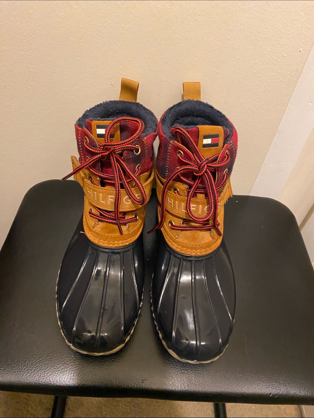 Tommy Hilfiger Ladies Navy, Tan and Red Duck Boots. Size 8m